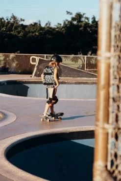 Little Legends Kinderrugzak Large Skateboard Leopard Shark -Eastpak Winkel 20220117173101 140a5854