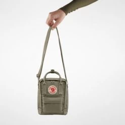 Fjallraven Fjällräven Kanken Sling Shoulderbag Mint Green -Eastpak Winkel 5 f23797 fw19 fvra kanken sling fjaellraeven 21 3 3