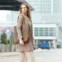 Plevier Jackson Shopper Laptoptas 15.6" Bruin -Eastpak Winkel 562 2 jackson 1000 x 1000