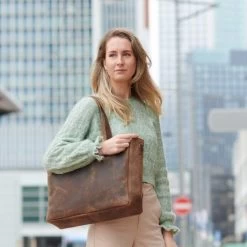 Plevier Hopper Shopper Laptoptas 15.6" Bruin -Eastpak Winkel 563 2 hopper 1000 x 1000