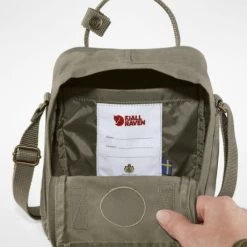 Fjallraven Fjällräven Kanken Sling Shoulderbag Arctic Green -Eastpak Winkel 7 f23797 fw19 fvrd kanken sling fjaellraeven 21 9 3