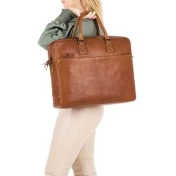 Burkely Antique Avery Laptoptas 17" Cognac -Eastpak Winkel 8007339.56.24 5