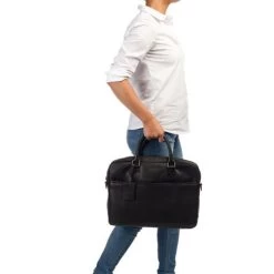 Burkely Antique Avery Laptopbag 15" Black -Eastpak Winkel 8007409.56.10 6