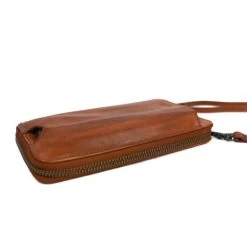Bear Design Anniek Telefoontasje Cognac -Eastpak Winkel bear design telefoontasje anniek cognac cl 188605