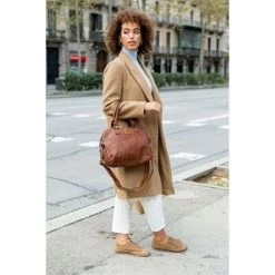 Biba Boston Shoulder Bag Cognac -Eastpak Winkel biba aw2021 041120 mgl9138