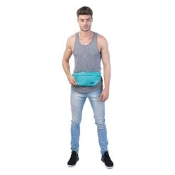 CabinZero Classic 2L Hip Bag Boracay Blue -Eastpak Winkel cz201804 hip bag boracay blue male model 3