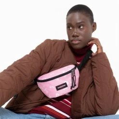 Eastpak Springer Heuptas Flower Shine Pink -Eastpak Winkel ek000074 w83 alt001 uc208677 mmid