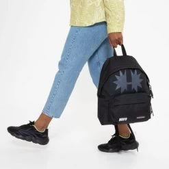Eastpak Padded Pak'r Rugzak Kiss Black -Eastpak Winkel ek000620 q82 alt001 uc183377 mhigh