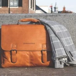Chesterfield Belfast Business Schoudertas 15.6" Brown -Eastpak Winkel leren laptoptas cognac belfast 2