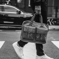 Chesterfield George Laptoptas 15" Black -Eastpak Winkel leren laptoptas zwart george 1