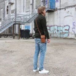 Chesterfield Anderson Schoudertas Mobiel Cognac -Eastpak Winkel leren telefoontasje cognac anderson