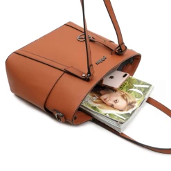 Pulcher New York Schoudertas 14" Cognac -Eastpak Winkel p 330 kleur cognac