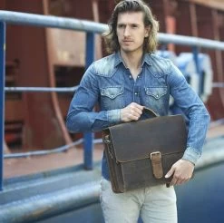 Plevier Retro Darwin Vintage Laptop Bag 2-Vaks 15.6" Brown -Eastpak Winkel plevier 552 2