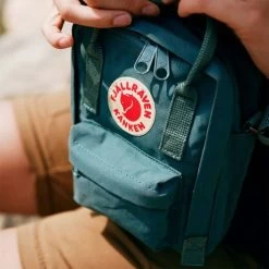 Fjallraven Fjällräven Kanken Sling Shoulderbag Sky Blue -Eastpak Winkel square mood ss20 daniel blom warmclimate dsc9342