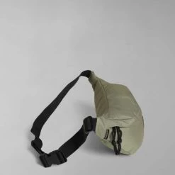 Napapijri Voyage Heuptas Green Lichen -Eastpak Winkel zij green lichen